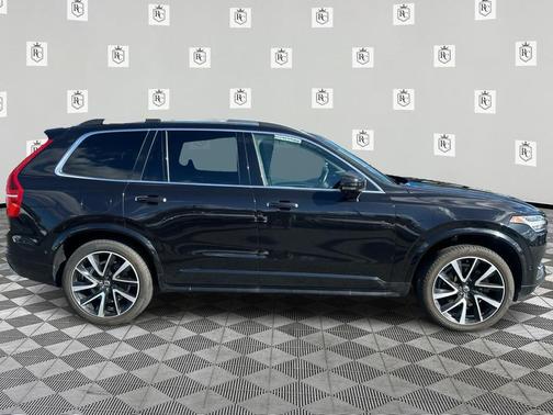 2019 Volvo XC90 T6 Momentum