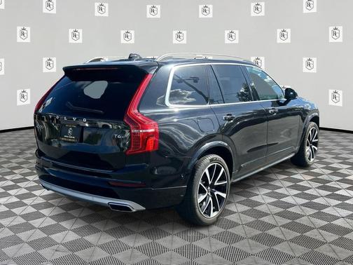 2019 Volvo XC90 T6 Momentum