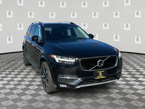 2019 Volvo XC90 T6 Momentum