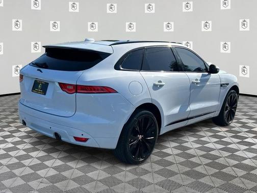 2017 Jaguar F-PACE 35t R-Sport