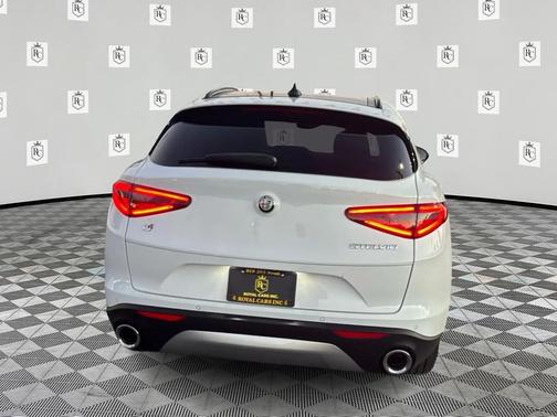 2019 Alfa Romeo Stelvio Sport