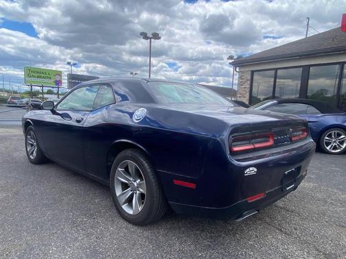 Jazz Blue Pearlcoat 2016 Dodge Challenger SXT