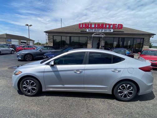 Molten Silver 2018 Hyundai ELANTRA SE