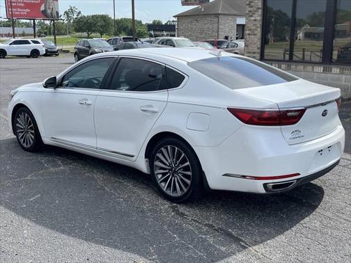 2018 Kia Cadenza Premium