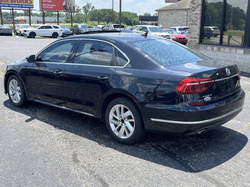 2018 Volkswagen Passat 2.0T SE