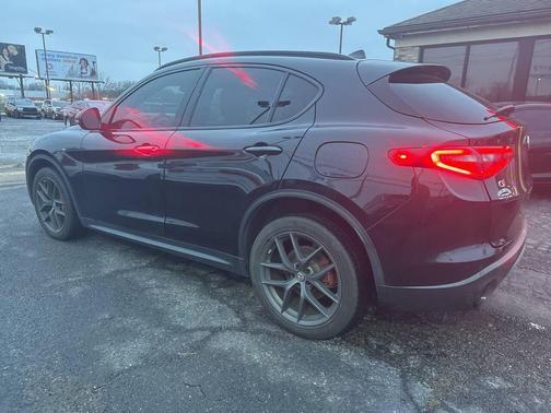 2018 Alfa Romeo Stelvio Sport