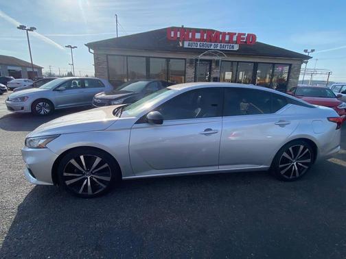 Brilliant Silver Metallic 2019 Nissan Altima 2.5 SR