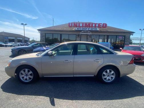 Tan 2007 Ford Five Hundred SEL