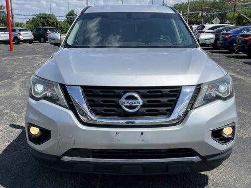 2017 Nissan Pathfinder SV
