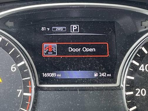2017 Nissan Pathfinder SV