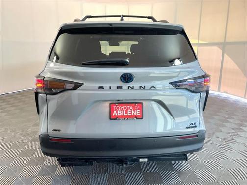 2024 Toyota Sienna Woodland Edition