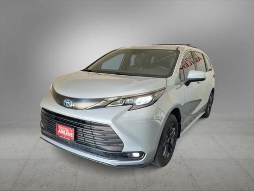 2024 Toyota Sienna Woodland Edition