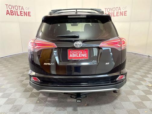2018 Toyota RAV4 SE
