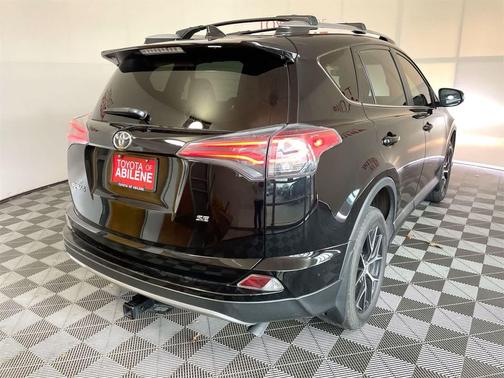 2018 Toyota RAV4 SE