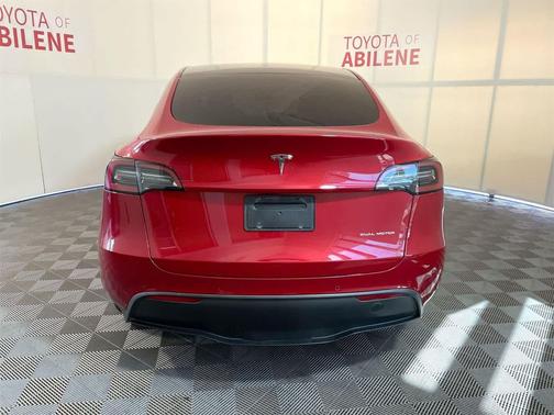 2022 Tesla Model Y Long Range Dual Motor All-Wheel Drive