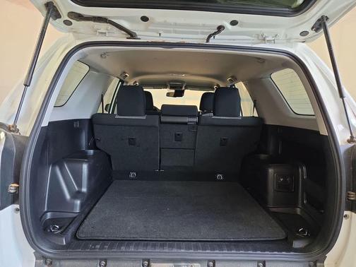 Super White 2021 Toyota 4Runner SR5
