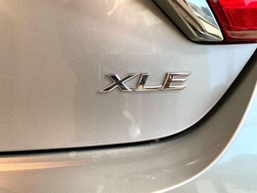 2016 Toyota Camry XLE
