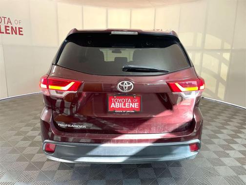 2019 Toyota Highlander LE I4