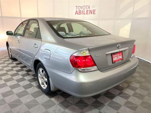 2006 Toyota Camry LE