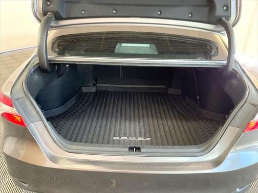 2018 Toyota Camry Hybrid LE