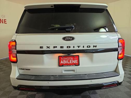 Star White Metallic Tri-Coat 2024 Ford Expedition Limited