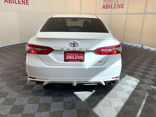 2018 Toyota Camry SE