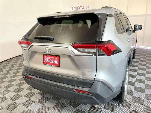 2019 Toyota RAV4 LE