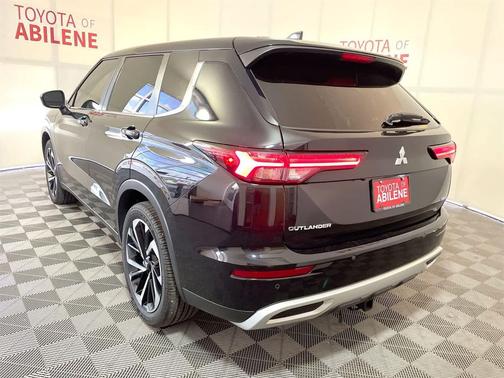 2022 Mitsubishi Outlander SE