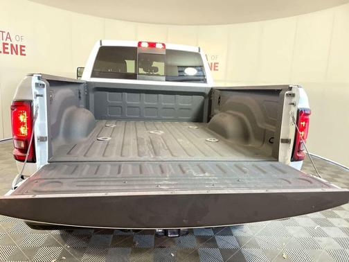 2025 RAM 2500 Tradesman Crew Cab 4x4 6'4' Box