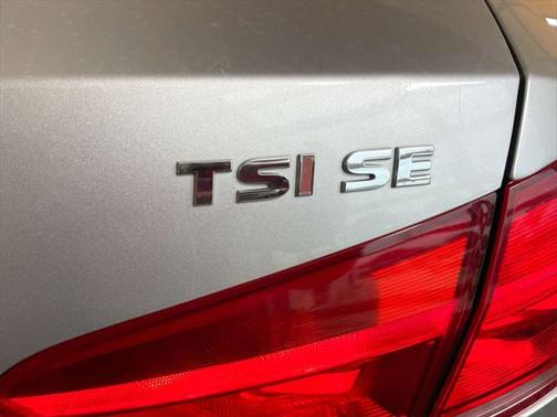 2014 Volkswagen Passat 1.8T Auto SE