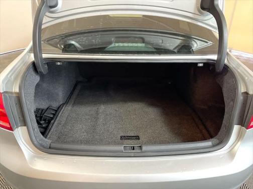 2014 Volkswagen Passat 1.8T Auto SE