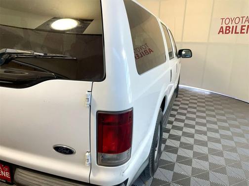 2005 Ford Excursion XLT