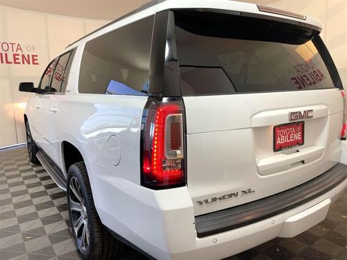 2017 GMC Yukon XL SLE