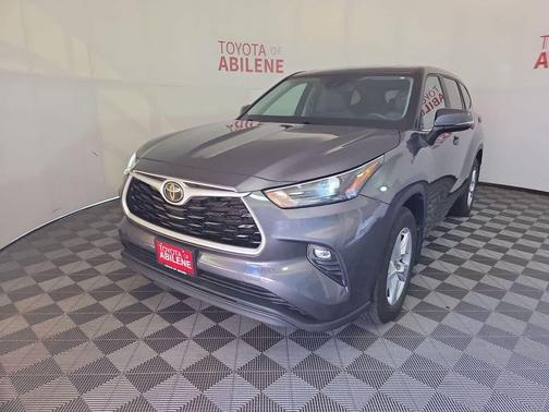 Magnetic Gray Metallic 2024 Toyota Highlander LE