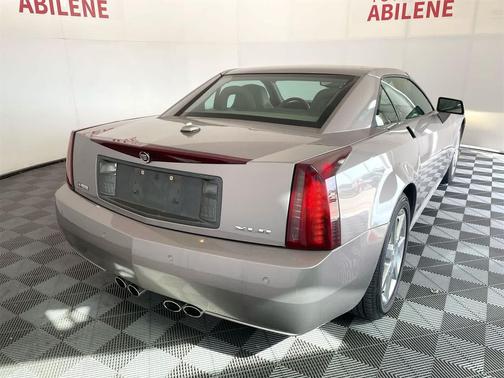 2005 Cadillac XLR Base