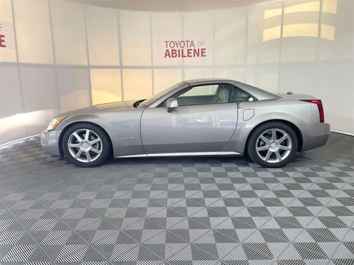 2005 Cadillac XLR Base