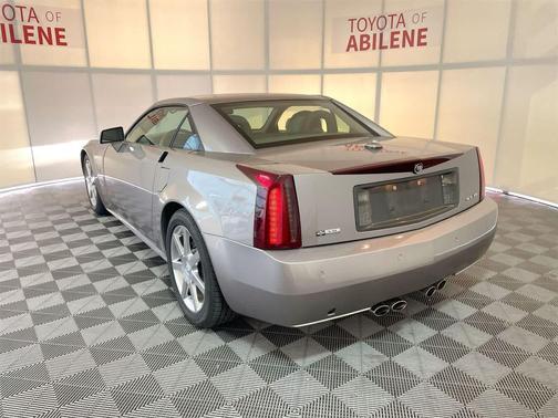 2005 Cadillac XLR Base