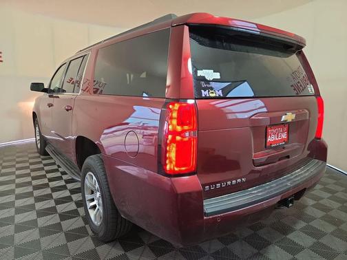 Siren Red Tintcoat 2017 Chevrolet Suburban LT