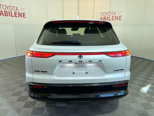 2026 Toyota Crown Signia Limited