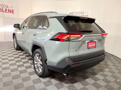 2020 Toyota RAV4 XLE Premium