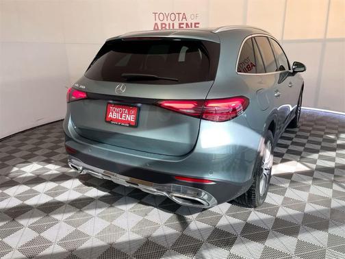 2026 Mercedes-Benz GLC 300 Base