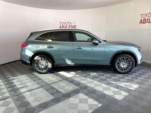 2026 Mercedes-Benz GLC 300 Base