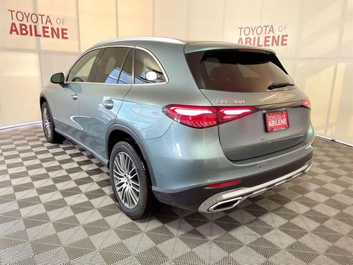 2026 Mercedes-Benz GLC 300 Base