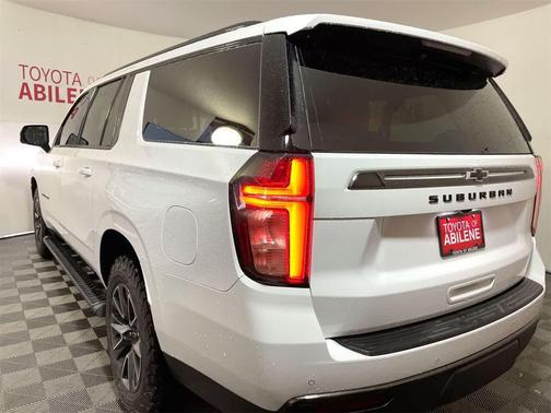 2021 Chevrolet Suburban 4WD Z71