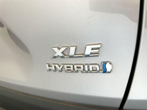 2022 Toyota RAV4 Hybrid XLE Premium