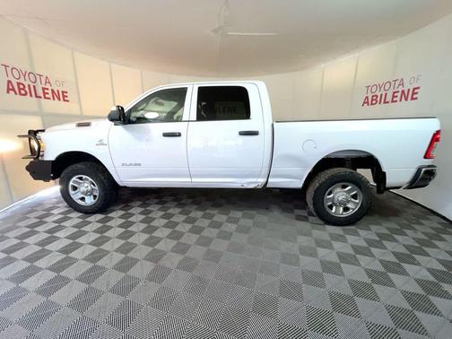 2021 RAM 2500 Tradesman Crew Cab 4x4 6'4' Box
