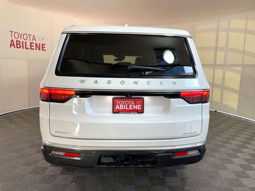 2022 Jeep Wagoneer Series III 4x4