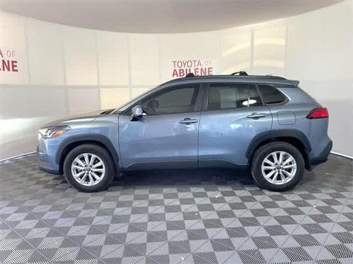 2024 Toyota Corolla Cross LE