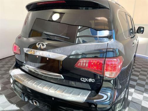 2017 INFINITI QX80 Base