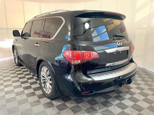 2017 INFINITI QX80 Base